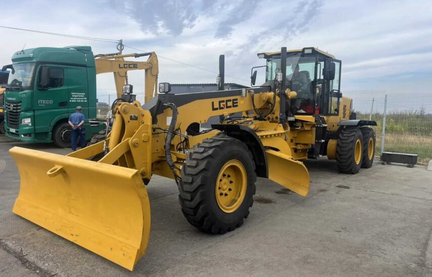 Автогрейдер LGCE G9220F AWD
